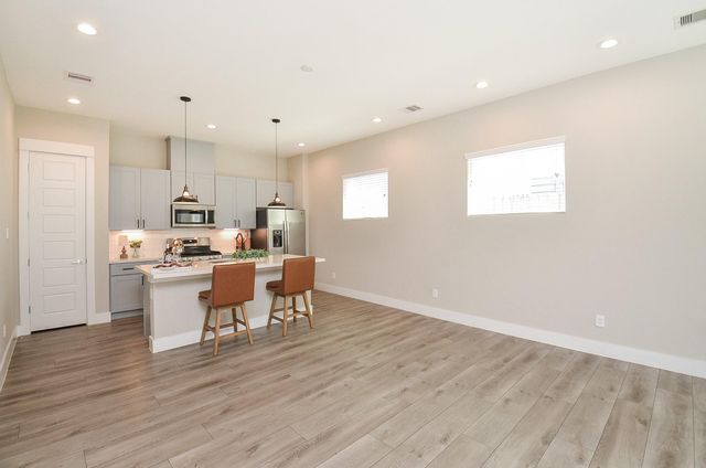 1223 W Tidwell Road, Houston, TX 77091
