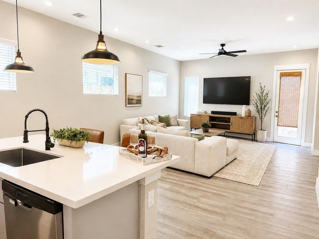 1223 W Tidwell Road, Houston, TX 77091