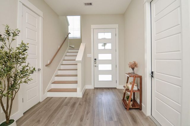 1223 W Tidwell Road, Houston, TX 77091