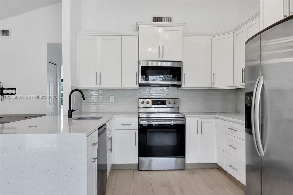 23384 Shetland Run, Boca Raton, FL 33433