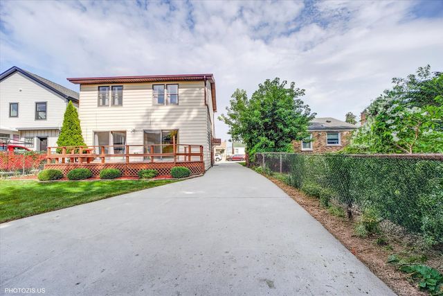 7246 N Meade Avenue, Chicago, IL 60646