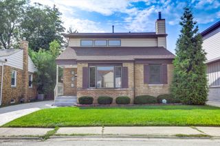 7246 N Meade Avenue, Chicago, IL 60646