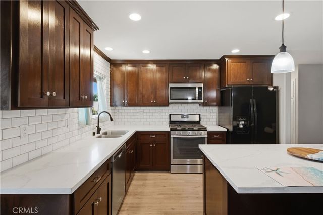 29140 Prestwick Road, Menifee, CA 92586
