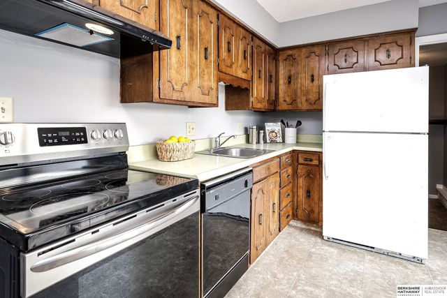 1925-1935 E Dodge Street, Fremont, NE 68025