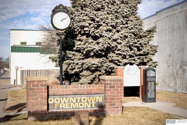 1925-1935 E Dodge Street, Fremont, NE 68025