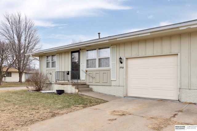 1925-1935 E Dodge Street, Fremont, NE 68025