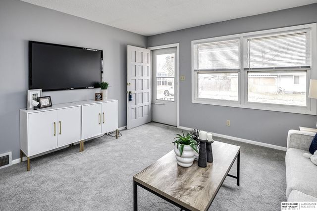 1925-1935 E Dodge Street, Fremont, NE 68025