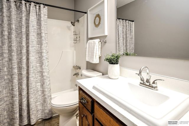 1925-1935 E Dodge Street, Fremont, NE 68025