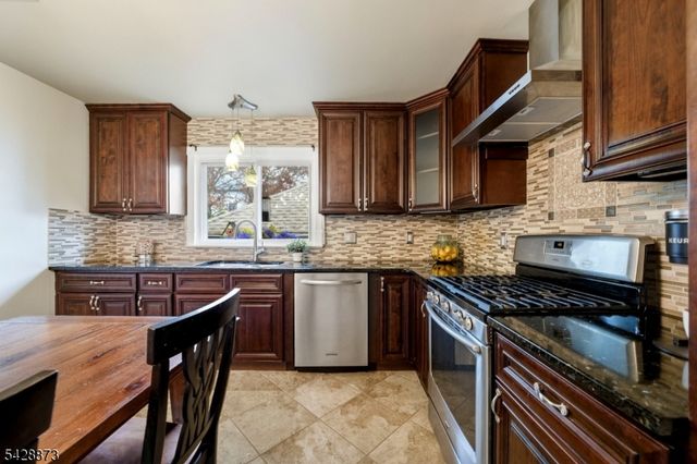 5 Rhode St, Sayreville Boro, NJ 08872