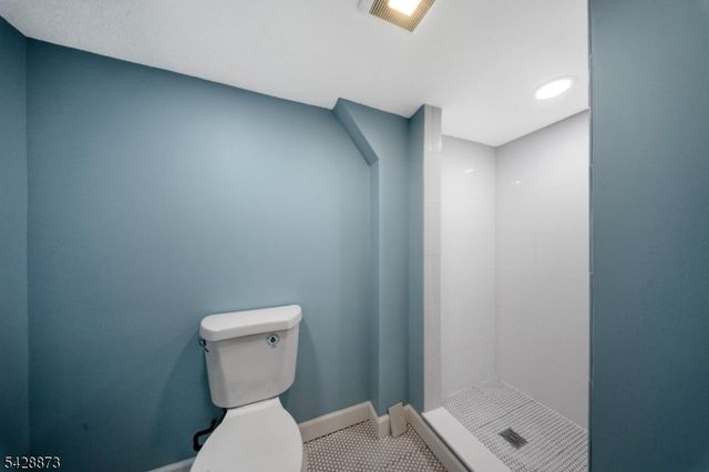 5 Rhode St, Sayreville Boro, NJ 08872