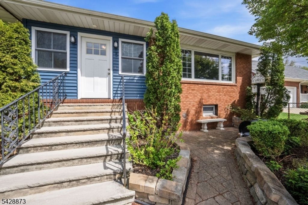 5 Rhode St, Sayreville Boro, NJ 08872 — photo 2