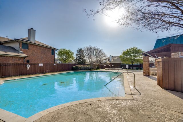1811 Country Walk Lane, Wylie, TX 75098