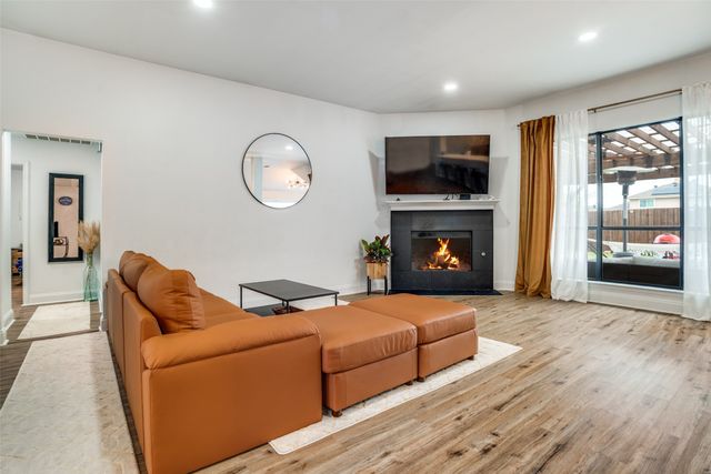 1811 Country Walk Lane, Wylie, TX 75098