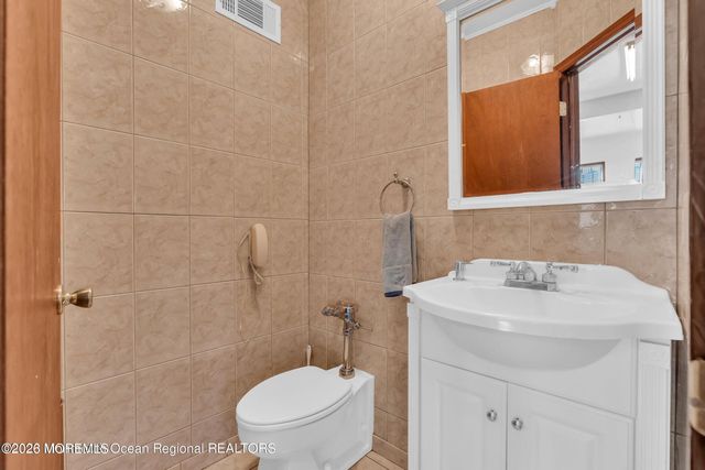 52 Langeveld Drive, Freehold, NJ 07728