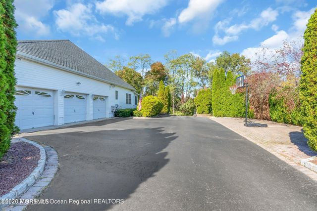 52 Langeveld Drive, Freehold, NJ 07728