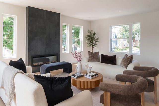 60 Franklin St 2, Somerville, MA 02145