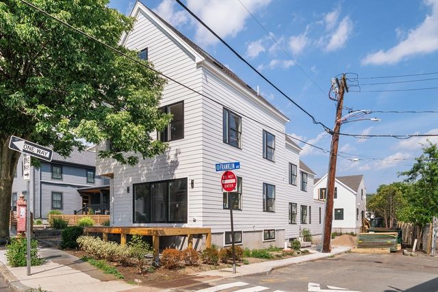 60 Franklin St 2, Somerville, MA 02145