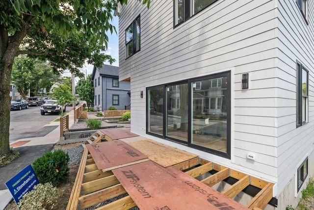 60 Franklin St 2, Somerville, MA 02145