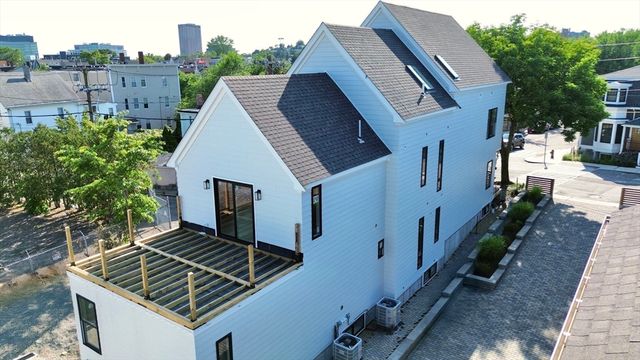 60 Franklin St 2, Somerville, MA 02145