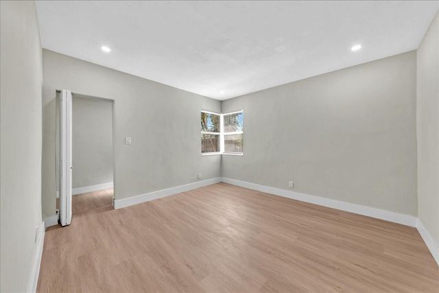 5324 NW 1st Ave, Oakland Park, FL 33309