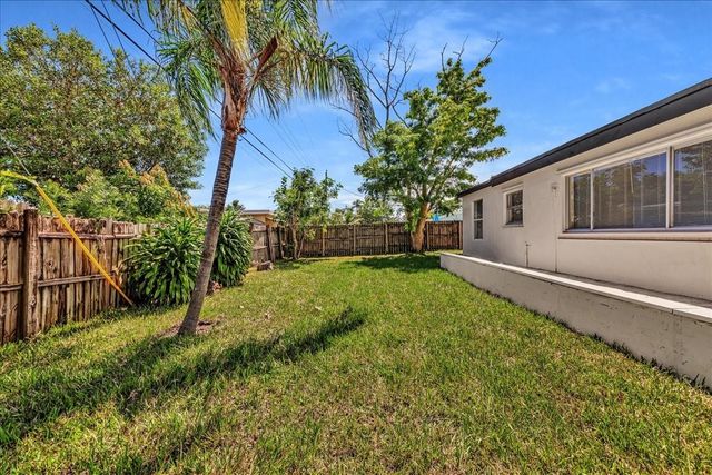 5324 NW 1st Ave, Oakland Park, FL 33309