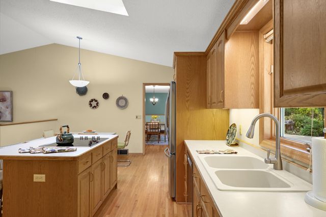 300 Kenmar Circle, Minnetonka, MN 55305