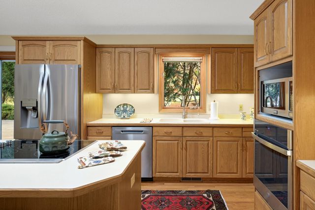 300 Kenmar Circle, Minnetonka, MN 55305