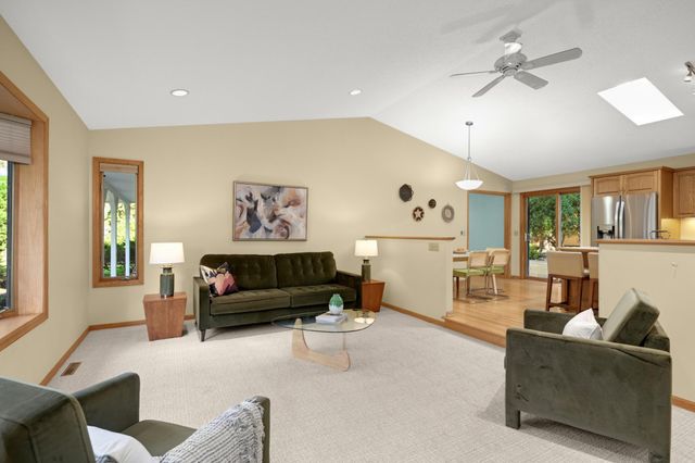300 Kenmar Circle, Minnetonka, MN 55305