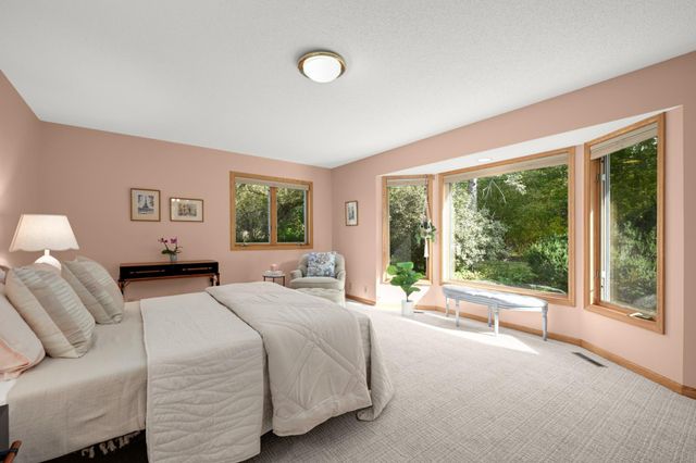 300 Kenmar Circle, Minnetonka, MN 55305