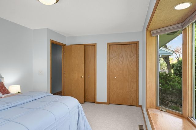 300 Kenmar Circle, Minnetonka, MN 55305