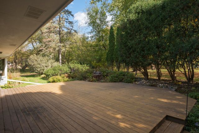 300 Kenmar Circle, Minnetonka, MN 55305