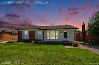 28326 Los Olas Drive, Warren, MI 48093