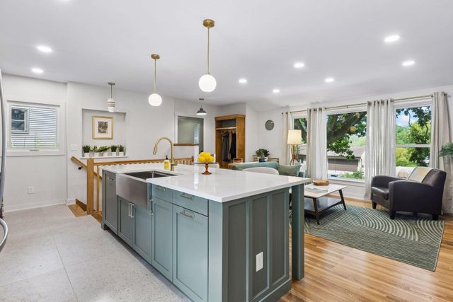 3037 Kyle Avenue N, Golden Valley, MN 55422