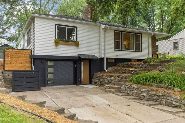 3037 Kyle Avenue N, Golden Valley, MN 55422