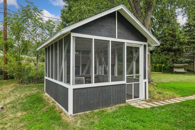 3037 Kyle Avenue N, Golden Valley, MN 55422