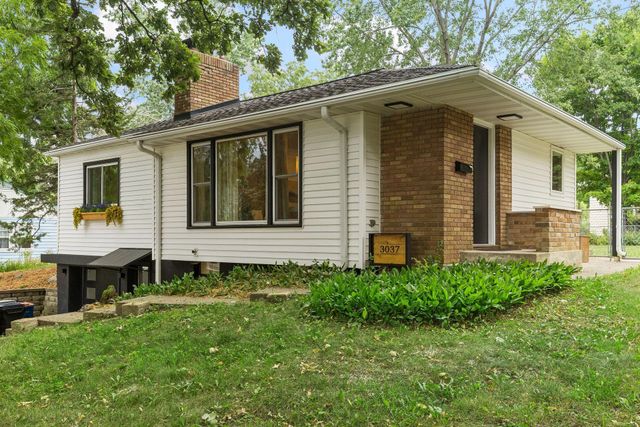3037 Kyle Avenue N, Golden Valley, MN 55422
