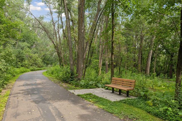3037 Kyle Avenue N, Golden Valley, MN 55422