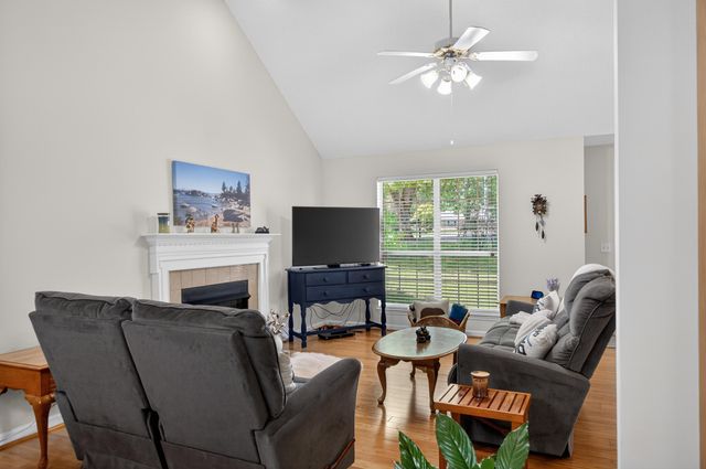 5696 Edgmon Road, Ooltewah, TN 37363