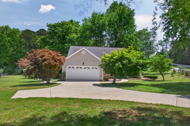 5696 Edgmon Road, Ooltewah, TN 37363