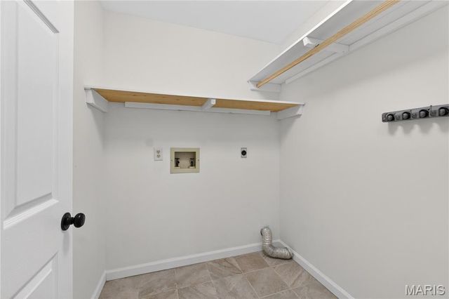 16275 Rose Wreath Lane, Florissant, MO 63034