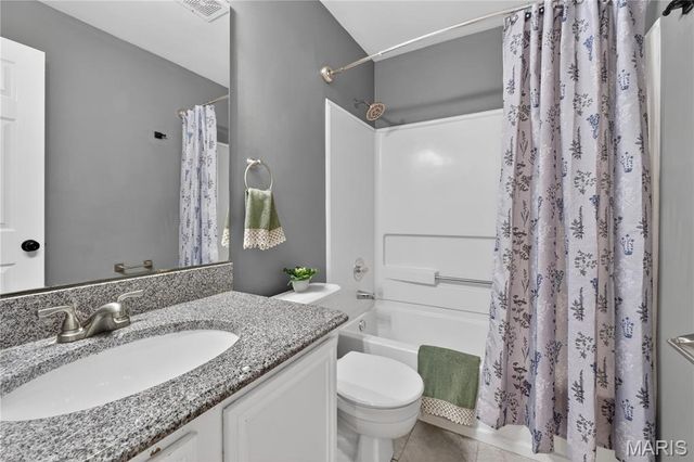 16275 Rose Wreath Lane, Florissant, MO 63034