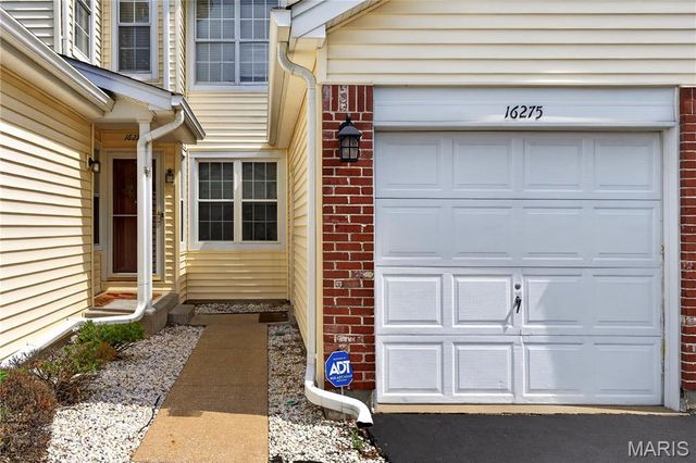 16275 Rose Wreath Lane, Florissant, MO 63034