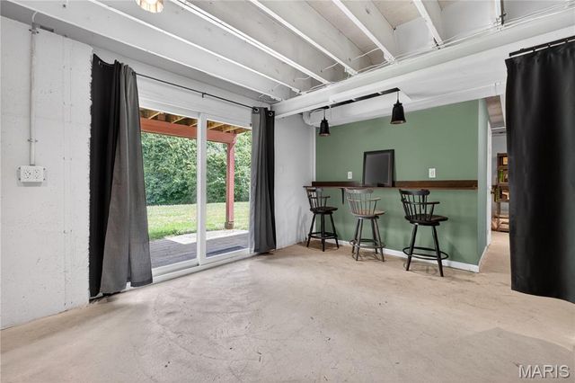 16275 Rose Wreath Lane, Florissant, MO 63034