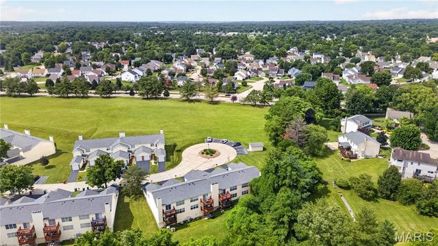 16275 Rose Wreath Lane, Florissant, MO 63034