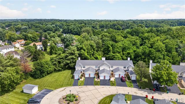 16275 Rose Wreath Lane, Florissant, MO 63034