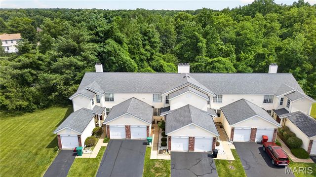 16275 Rose Wreath Lane, Florissant, MO 63034
