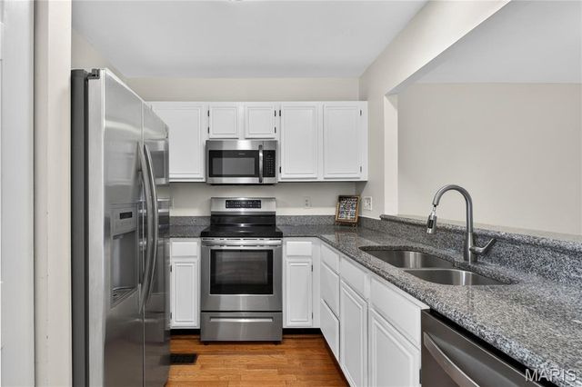 16275 Rose Wreath Lane, Florissant, MO 63034