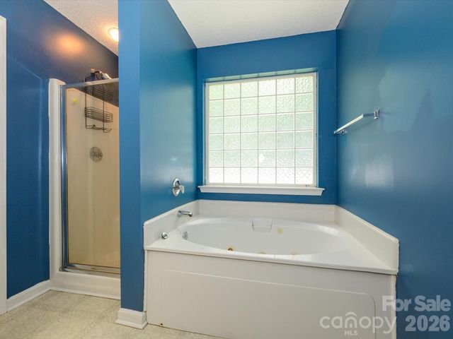 4821 Renfrew Drive, Concord, NC 28027