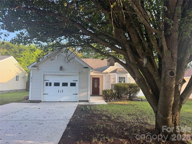 4821 Renfrew Drive, Concord, NC 28027