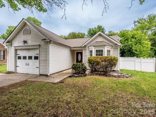 4821 Renfrew Drive, Concord, NC 28027